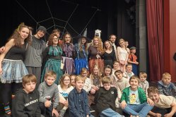 4. A a 3. třída v Jiráskově divadle