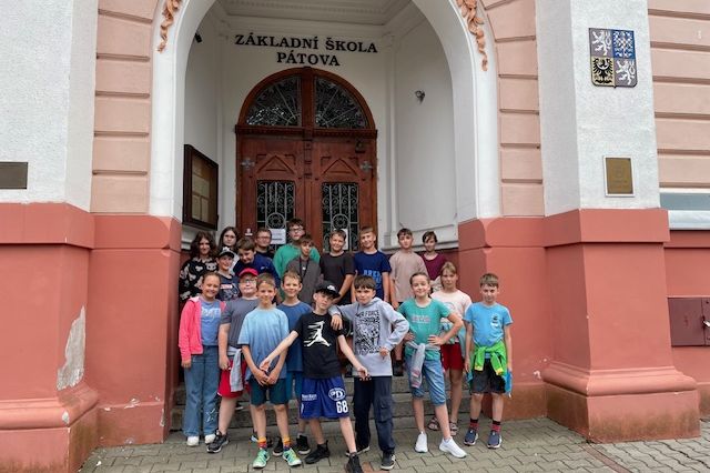 Loučení páťáků s prvním stupněm ve znamení Avatara