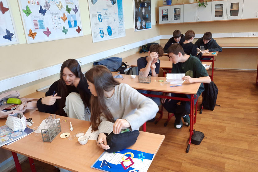 Chemie je o pokusech a pozorování. 