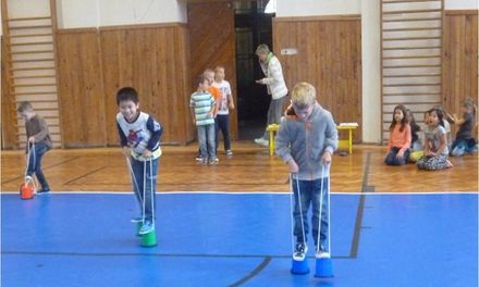 Rekord ŠD a ŠK měsíce září – Chůze na chůdách