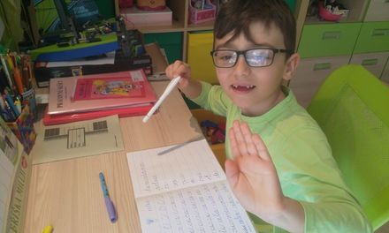 1. třída dře poctivě doma