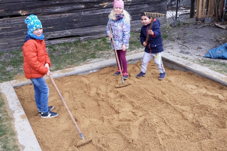 Úprava pískoviště na školní zahradě